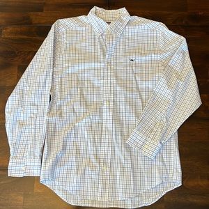 Vineyard Vines Men's Button Down. “Whale Shirt”. Size Small. Buttoned collar.